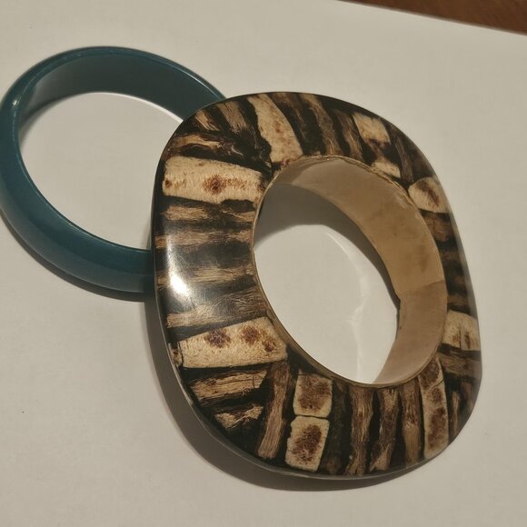 2 Vintage Bracelets - Chunky jewelry, wooden plastic bangle bracelet - Picture 6 of 6